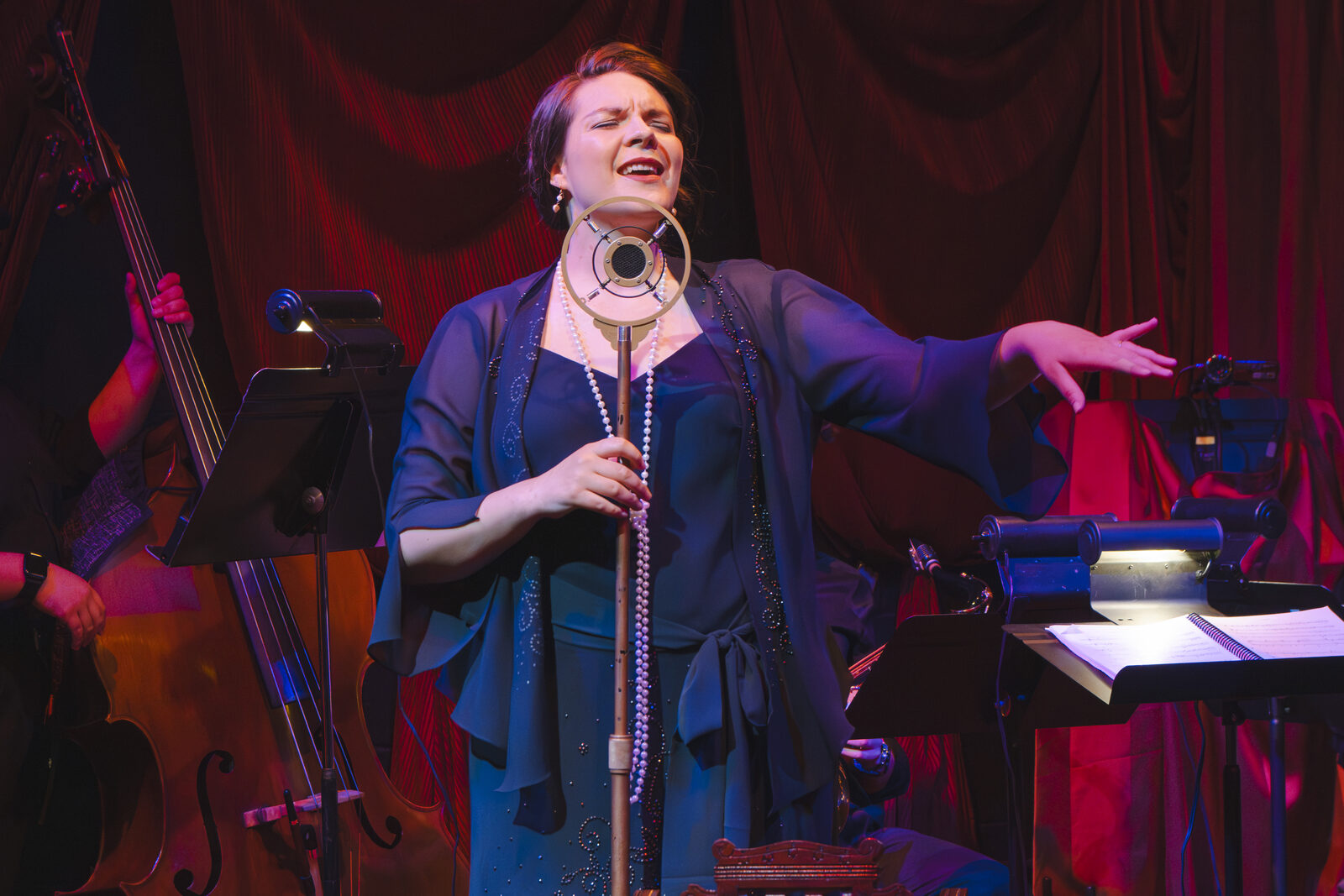 Fizz & Ginger — Chicago Fringe Opera production still